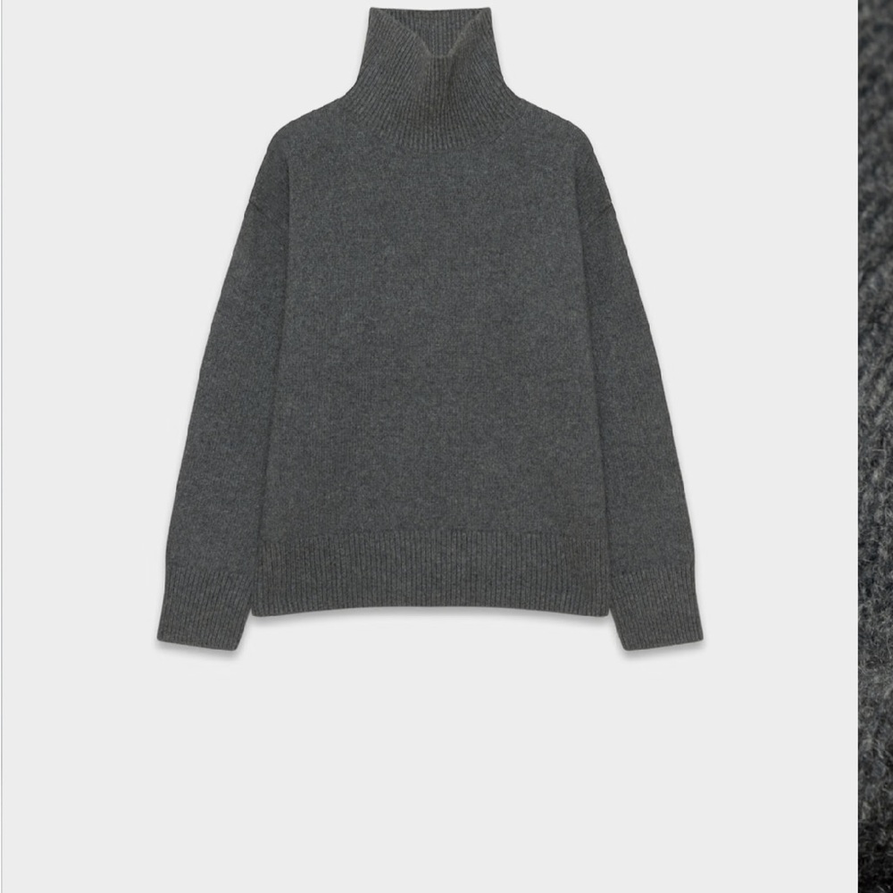 Aritzia Green Turtleneck Sweater